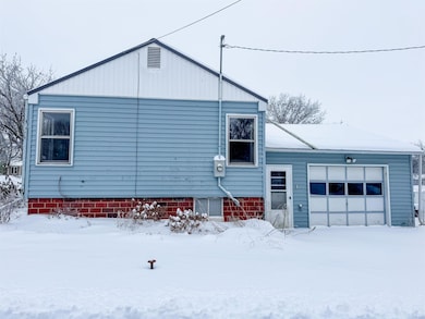 119 N Wells St, West Union, IA 52175 - photo 2