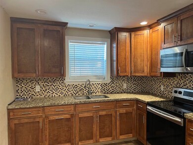 208 W Chapoy St, Del Rio, TX 78840 - photo 7