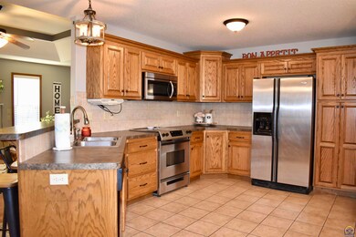 4509 SW Lakeside Dr, Topeka, KS 66610 - photo 4