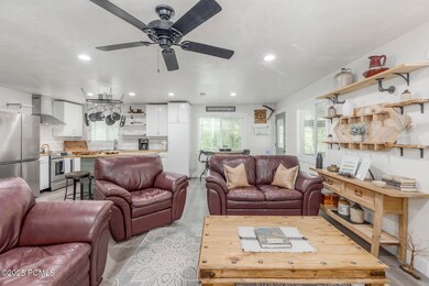 006_2237_samak_park_court_lot_4-5_689
