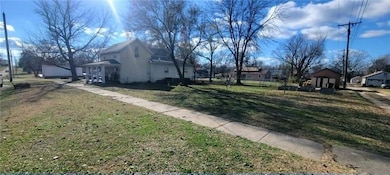 120 S 3rd St, Humboldt, KS 66748 - photo 3