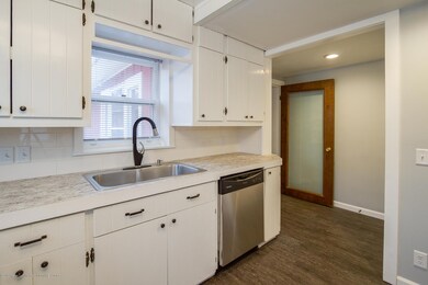 5927 Coulson Ct, Lansing, MI 48911 - photo 6