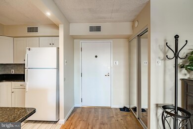 10218 Valley Forge Cir unit 218, King of Prussia, PA 19406 - photo 5