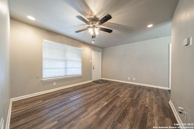 106 Oakwood Dr, San Antonio, TX 78228 - photo 7