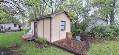 102 2nd Ave N, Fairmount, ND 58030 - photo 4