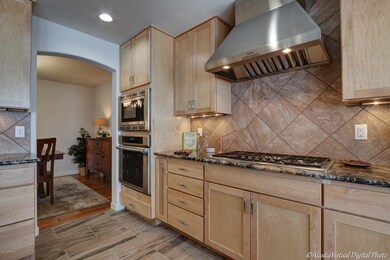 Superb kitchen w/Thermador appliances
