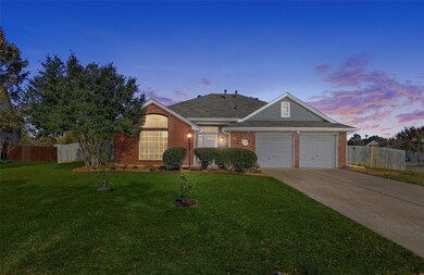 709 Parkland Ct, Hurst, TX 76053 - photo 2