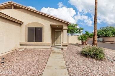 8810 W Loma Ln, Peoria, AZ 85345 - photo 6