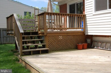 14215 Chadwick Ln, Rockville, MD 20853 - photo 5