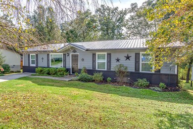 004181003-2-8221BrokenRockLnKnoxvilleTN-