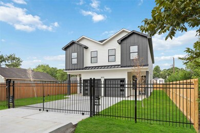 8015 Venus St unit A/B, Houston, TX 77088 - photo 2