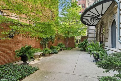 unlisted-address, Chicago, IL 60657 - photo 3