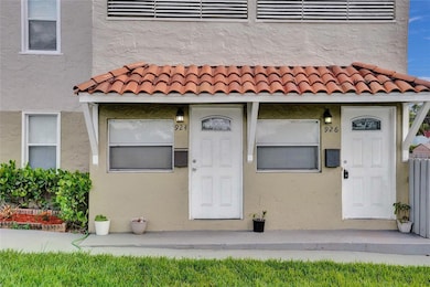 924 Mcintosh St, West Palm Beach, FL 33405 - photo 2