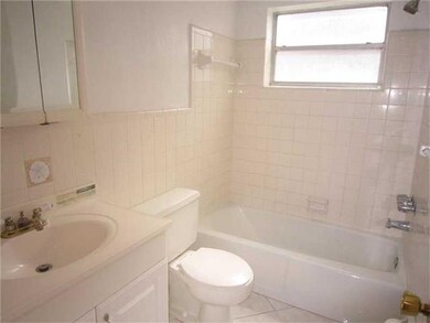 400 SE 3 Ave unit 104, Hallandale Beach, FL 33009 - photo 4