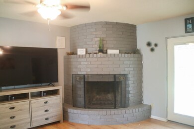 108 Crestwood Dr, Fredericksburg, TX 78624 - photo 6