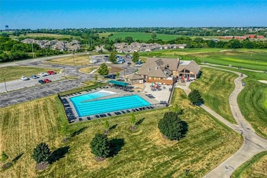 614 Duncan Cir, Raymore, MO 64083 - photo 6