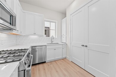 1511 Vermont St unit A, Houston, TX 77006 - photo 5