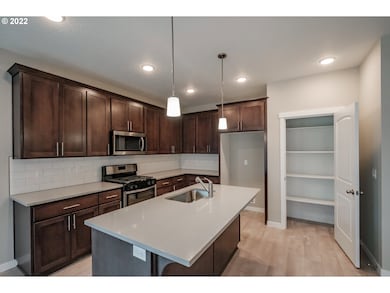 588 NE Evergreen Ave, Dallas, OR 97338 - photo 6