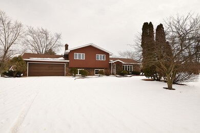 27027 S Juniper Dr, Crete, IL 60417 - photo 2