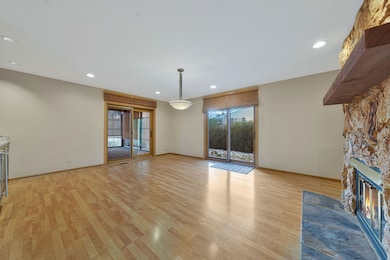 4N040 Nugent St, Addison, IL 60101 - photo 7