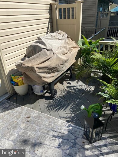 9138 Marlove Oaks Ln, Owings Mills, MD 21117 - photo 3