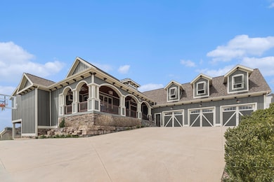 18029 Hammond Bay Dr, Spring Lake, MI 49456 - photo 2