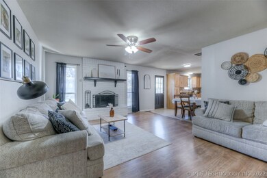 13702 S Hickory Pl - Living Room to Dining