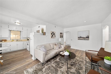 2318 56th St, Des Moines, IA 50310 - photo 6