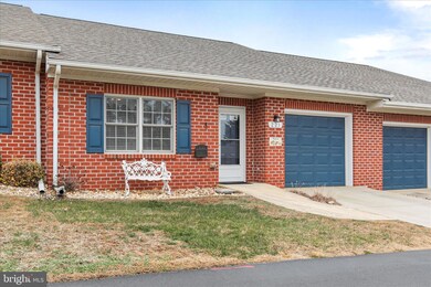 221 Sunbrook Ln unit 73, Hagerstown, MD 21742 - photo 4