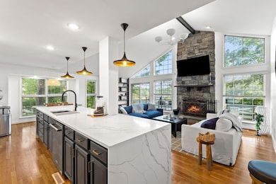 4-web-or-mls-475-ron-clar-dr