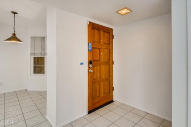 07 Foyer
