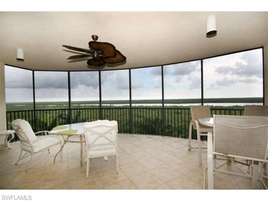 Spacious, Tiled Lanai overlooking Bays