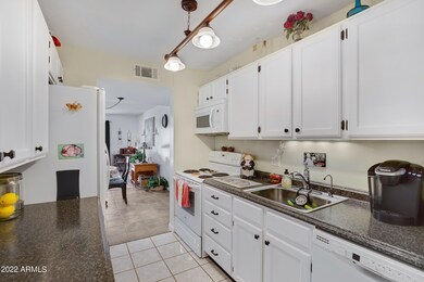 619 N Lesueur Cir-8