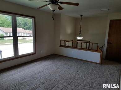 5515 Hillandale Rd, Davenport, IA 52806 - photo 5
