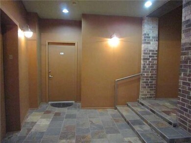 448 Julia St unit 402, New Orleans, LA 70130 - photo 4