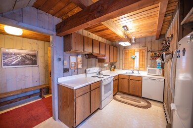 24 Meadow View Rd, Wilmington, VT 05363 - photo 5