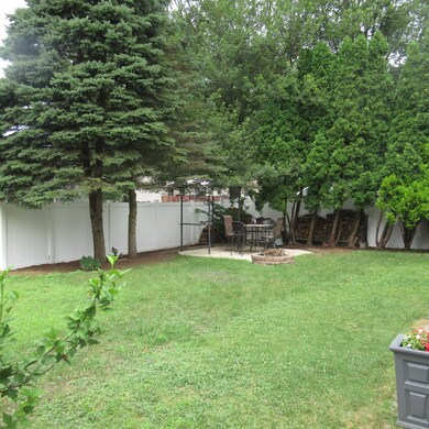 16 Eayers Pond Rd, Hudson, NH 03051 - photo 5