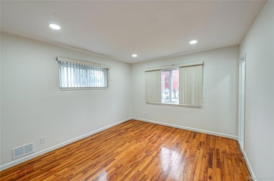 10 Gerhard Rd, Plainview, NY 11803 - photo 6