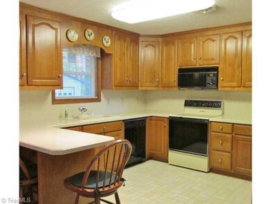 923 Central Falls Rd, Asheboro, NC 27203 - photo 7