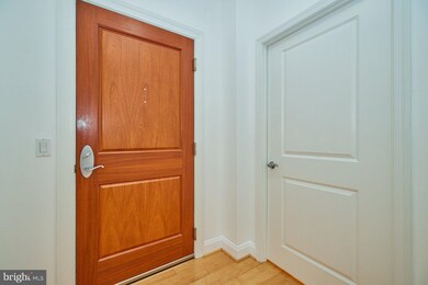 The Byron unit 717, Falls Church, VA 22046 - photo 4