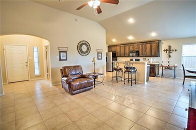 3502 Columbus St, Gainesville, TX 76240 - photo 2