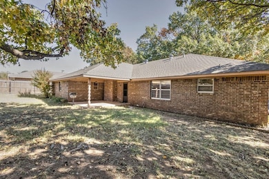 2201 W Club Rd, Duncan, OK 73533 - photo 2