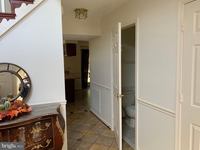 8619 Oak Chase Cir, Fairfax Station, VA 22039 - photo 7