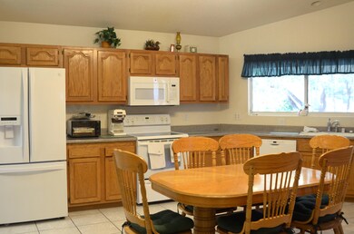 Kitchen b