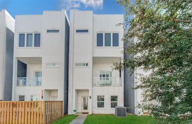 2116 Naomi St unit B, Houston, TX 77054 - photo 3