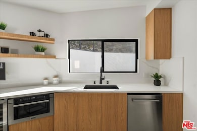 3873 Royal Woods Dr, Sherman Oaks, CA 91403 - photo 6