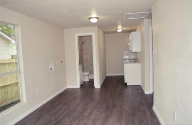 1020 Dewalt St, Houston, TX 77088 - photo 5