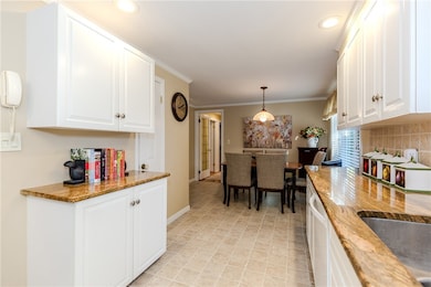 17 Woodview Dr, Cranston, RI 02920 - photo 7