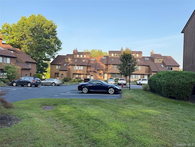 908 Scenic Ln, Poughkeepsie, NY 12603 - photo 2