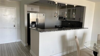 OPEN KITCHEN